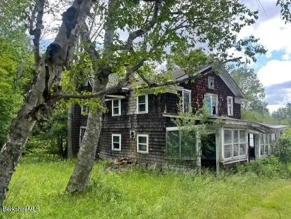 477 Mohawk Trail, Florida, MA 01343