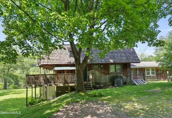 3949 Jacobs Ladder Rd, Becket, MA 01223