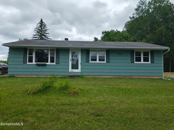 18 Billings St, Lanesborough, MA 01237