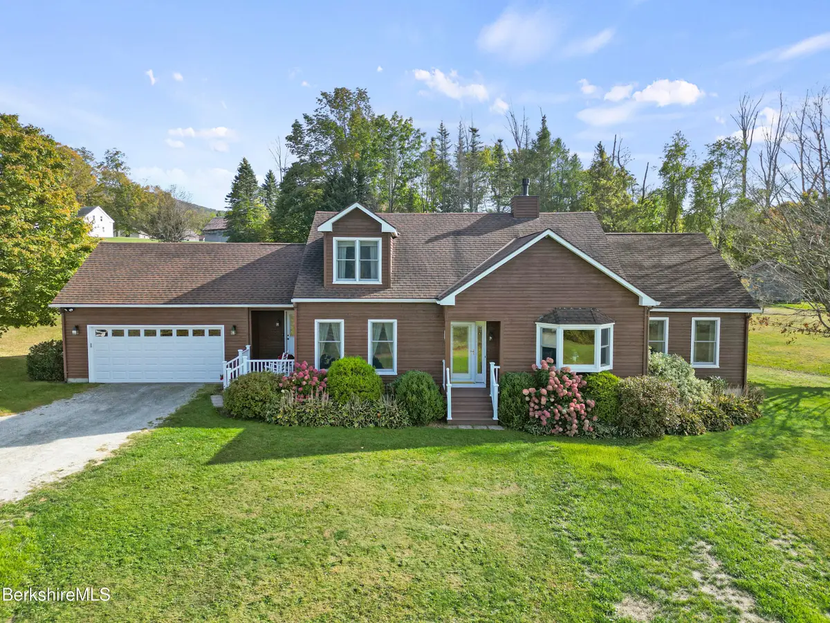 20 Pleasant View Dr, Cheshire, MA 01225 - Image #1