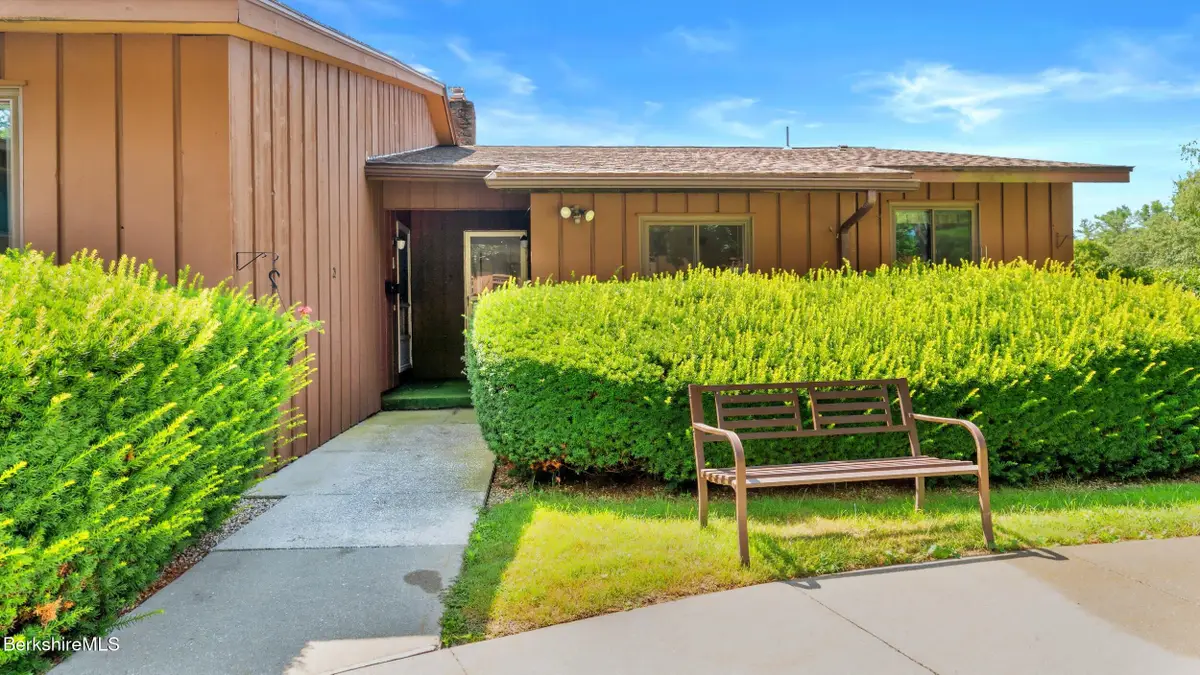 26 Churchill Crest, Pittsfield, MA 01201 - Image #1