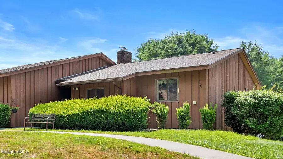 26 Churchill Crest, Pittsfield, MA 01201 - Image #2