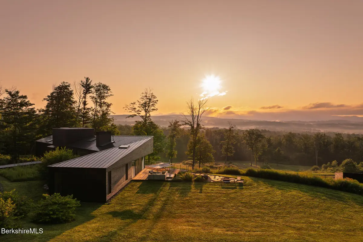 53 Whites Hill Rd, Egremont, MA 01252 - #1