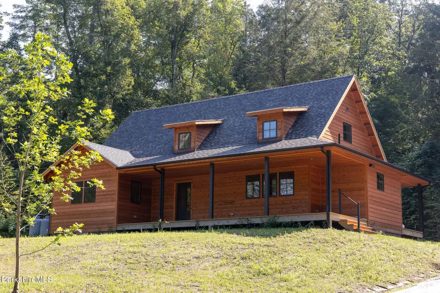 1427 Hewins St, Sheffield, MA 01257 - Image #2