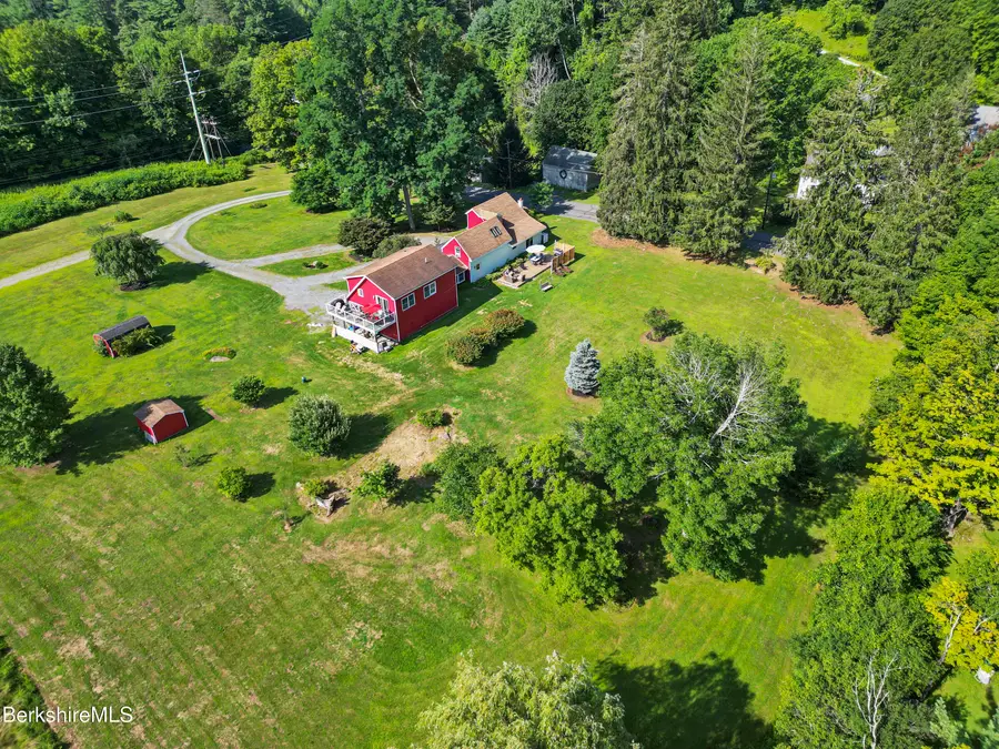 9 Castle Hill Rd, Stockbridge, MA 01262 - #3