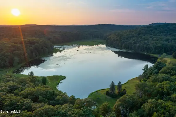 19 Roberts Rd, Sandisfield, MA 01255