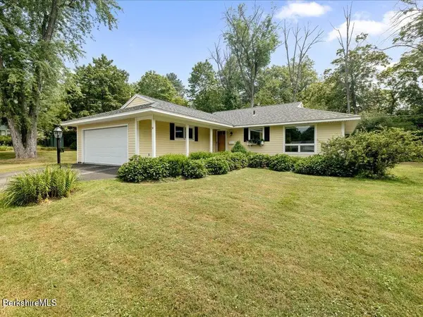 34 Jerome Dr, Williamstown, MA 01267