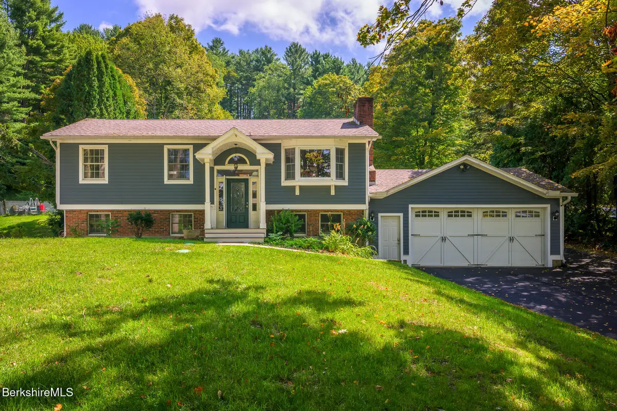 851 East New Lenox Rd, Pittsfield, MA 01201 - Image #1