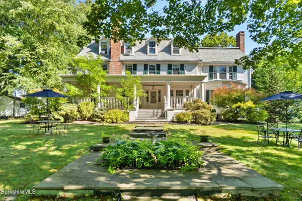 7 Hubbard St, Lenox, MA 01240