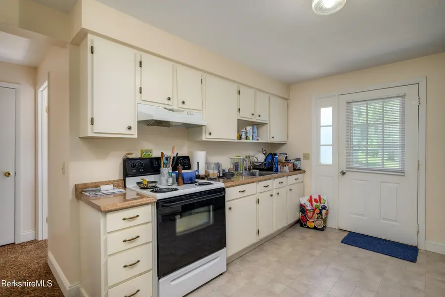 25 & 29 New Ashford Rd, Williamstown, MA 01267 - Image #3