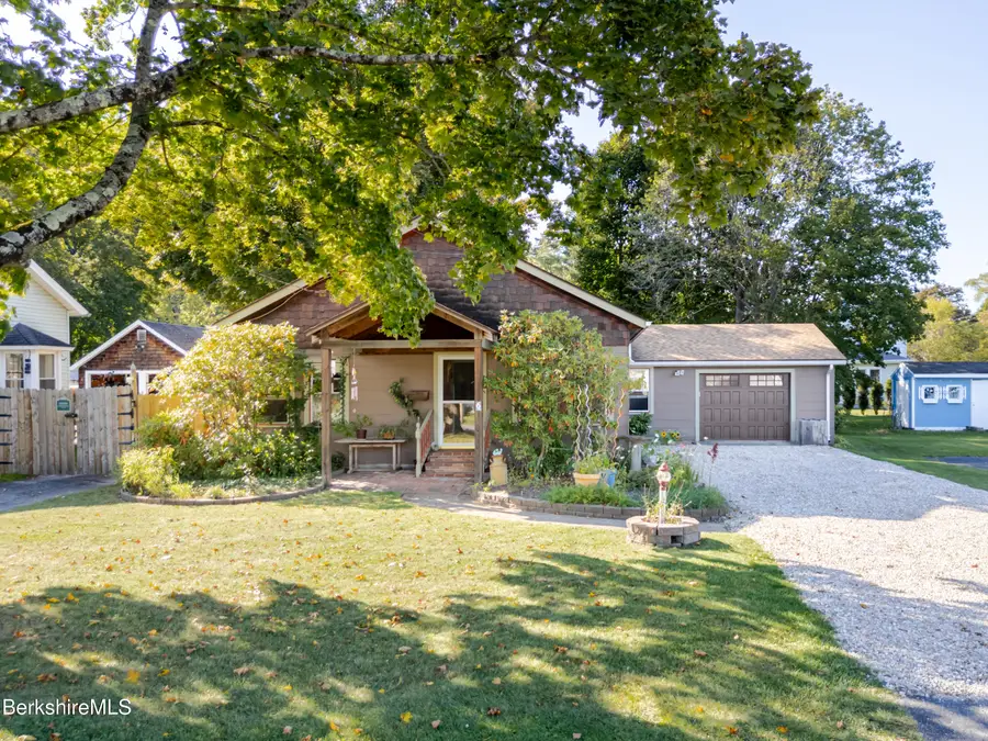 6 Locust St, Great Barrington, MA 01230 - Image #3