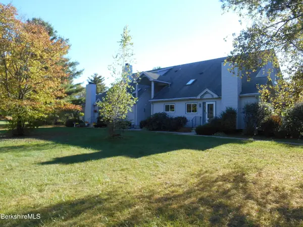 1 Pondview Dr #C3, Pittsfield, MA 01201