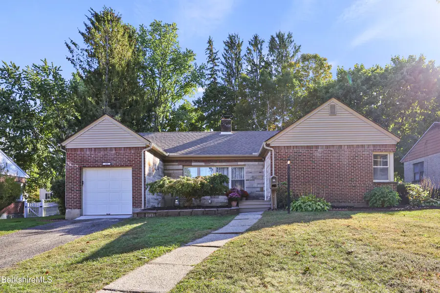 106 Sampson Pkwy, Pittsfield, MA 01201 - Image #2