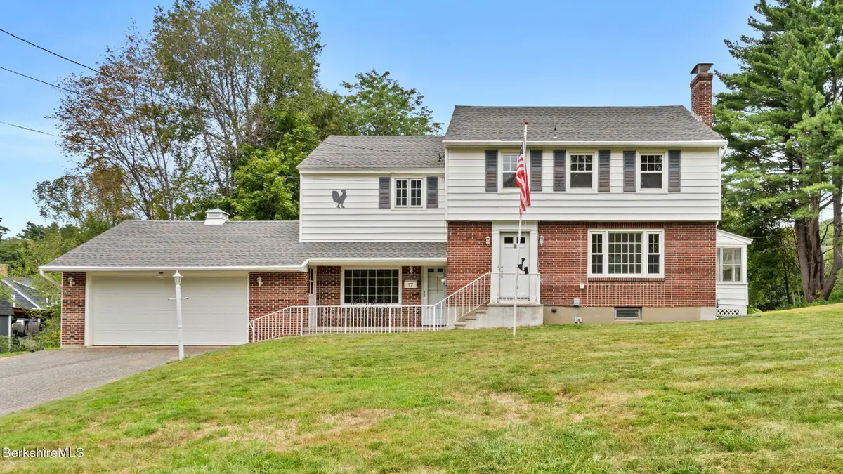 17 Kittredge Rd, Pittsfield, MA 01201 - Image #1