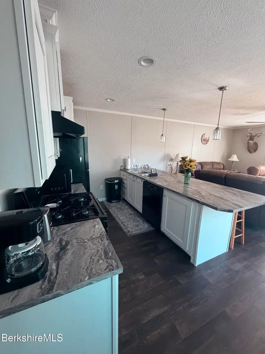 29 4th Ave, Cheshire, MA 01225 - Image #2