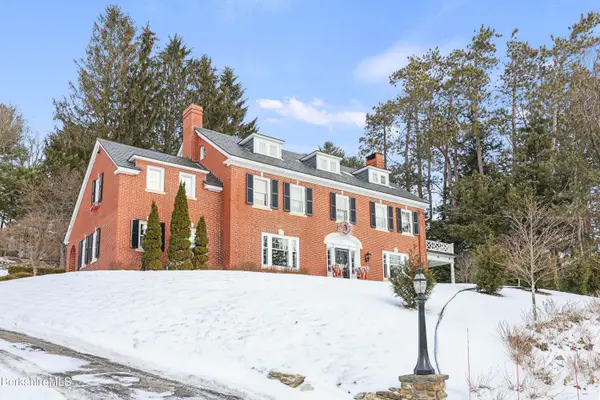 5 Crofut St, Pittsfield, MA 01201