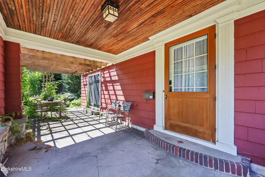 194 Bartlett Ave, Pittsfield, MA 01201 - Image #2