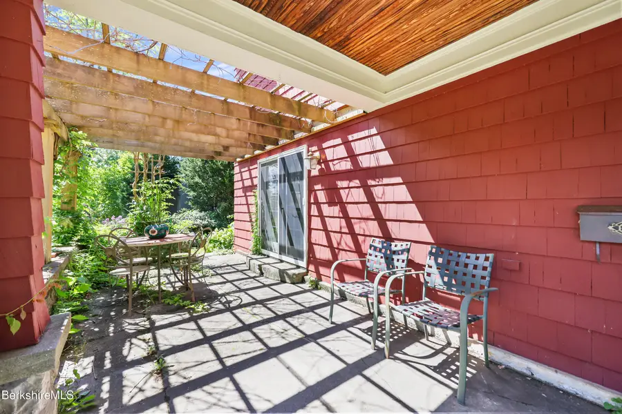 194 Bartlett Ave, Pittsfield, MA 01201 - Image #3