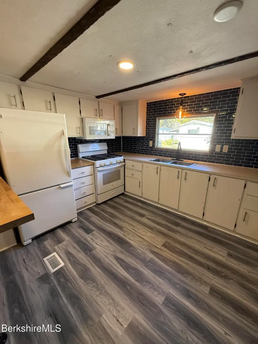 9 Pinnacle Pt., Adams, MA 01220 - Image #2