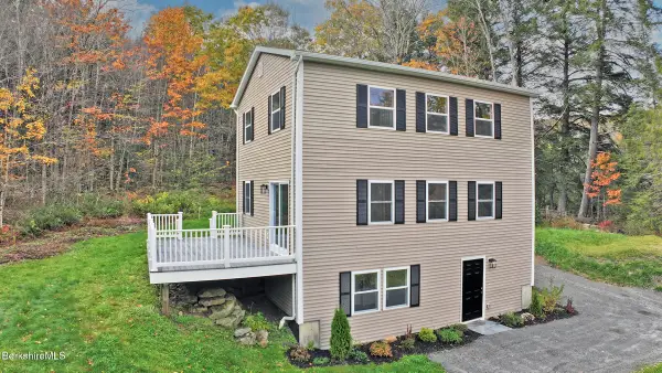 165 Sandisfield Rd, Sandisfield, MA 01255