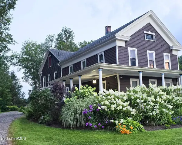 396 Maple St, Hinsdale, MA 01235