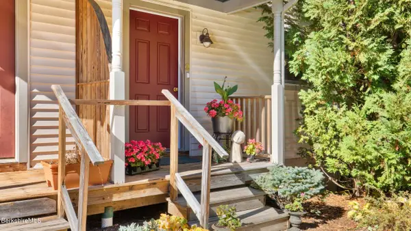 2 West Rose Ct #B-1, Great Barrington, MA 01230