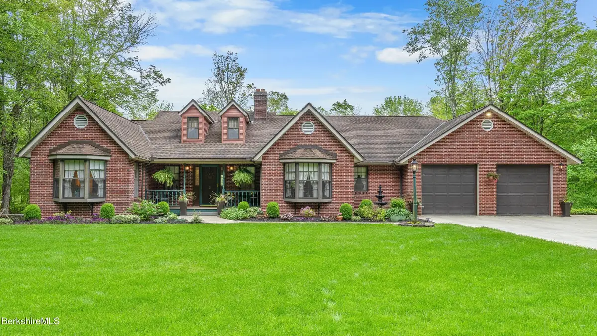 5 Victoria Ln, Lanesborough, MA 01237 - #1