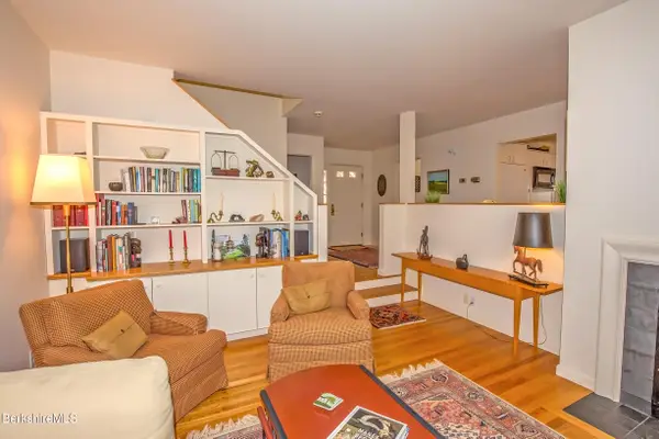 1136 Barker Rd #18, Pittsfield, MA 01201