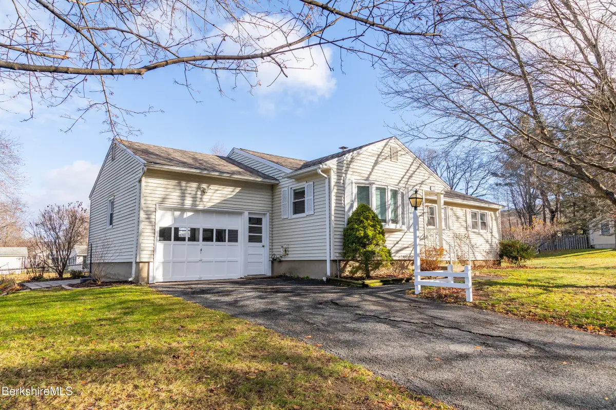 18 Pleasantview Dr, Dalton, MA 01226 - #1