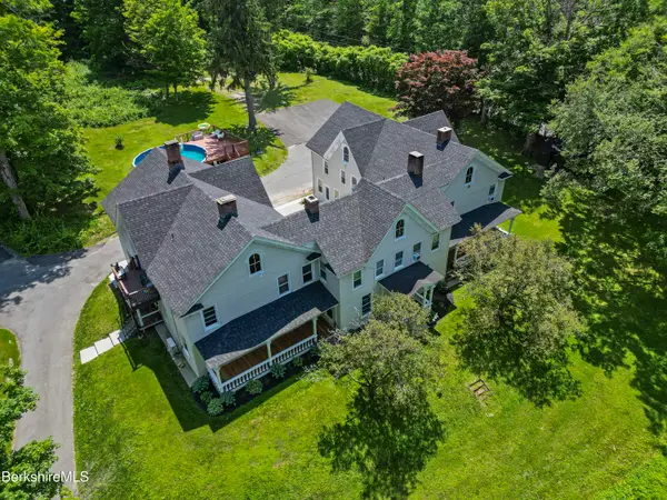 45 Forest St, Lee, MA 01238