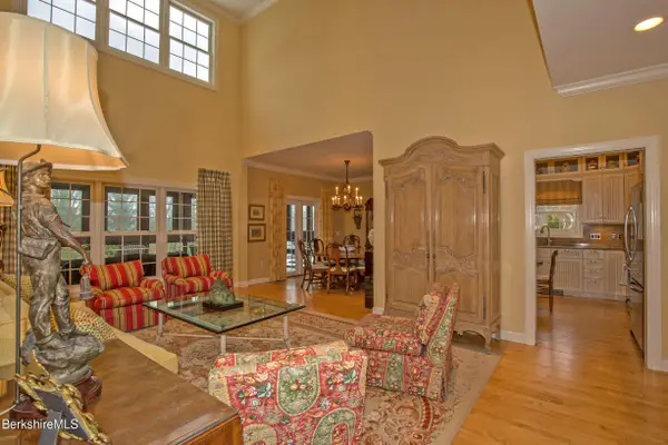 9 October Hill Dr, Lenox, MA 01240