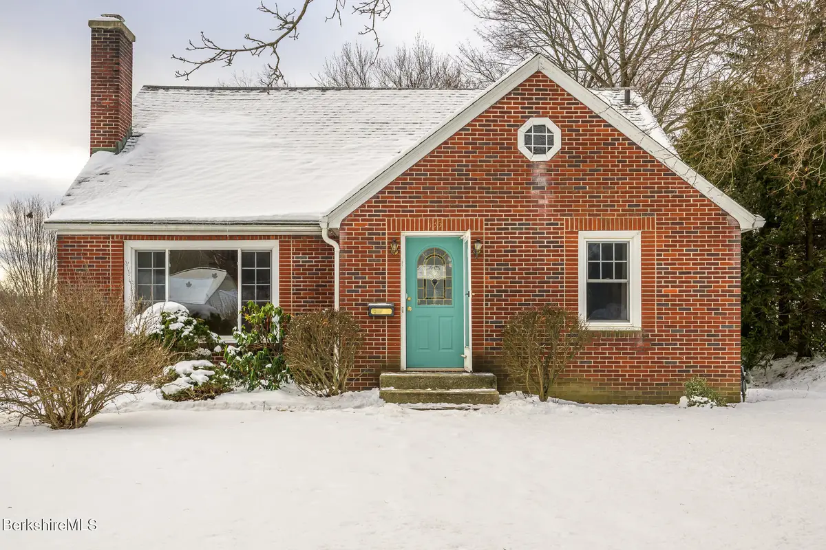 135 Allengate Ave, Pittsfield, MA 01201 - Image #1