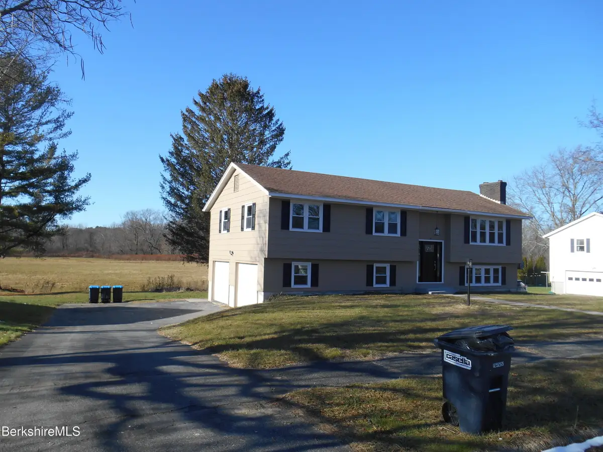 31 Eric Dr, Pittsfield, MA 01201 - Image #1