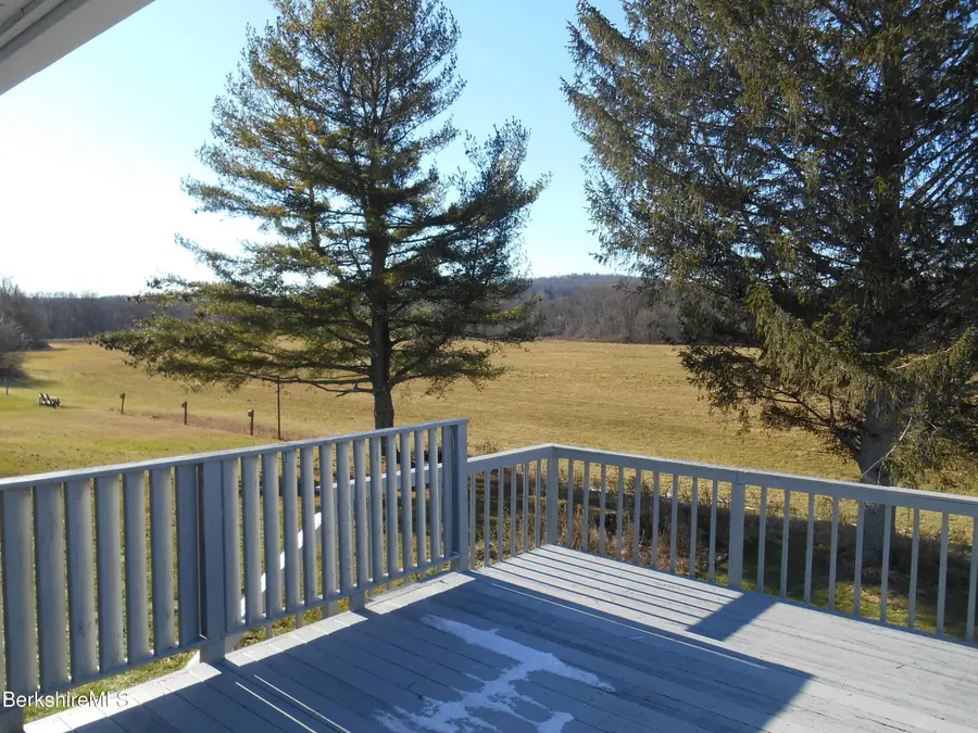 31 Eric Dr, Pittsfield, MA 01201 - Image #3