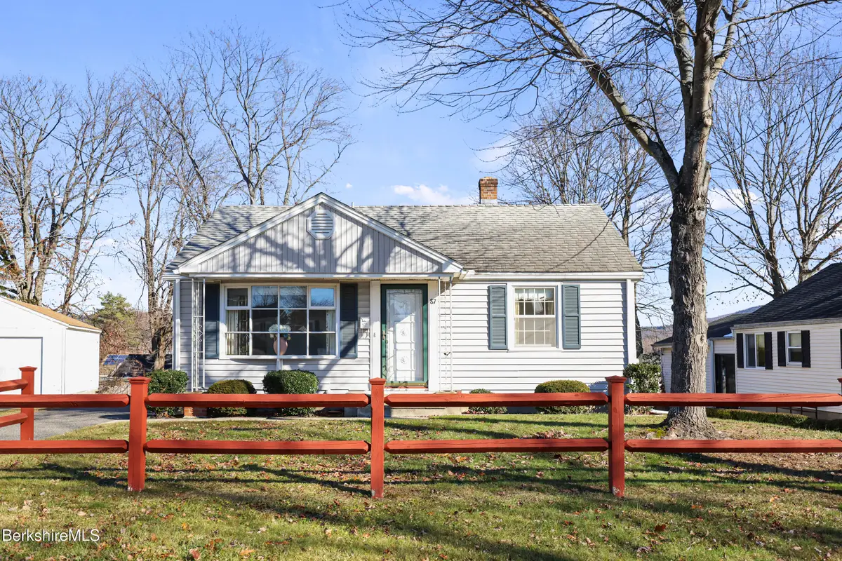 87 Maryland Ave, Pittsfield, MA 01201 - Image #1