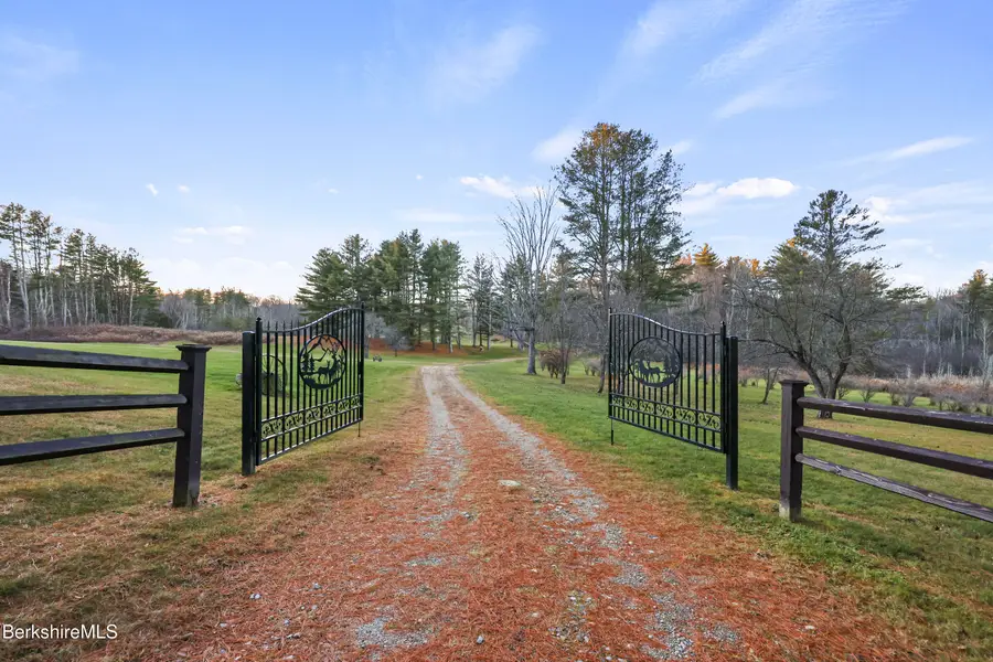 403 Churchill St, Pittsfield, MA 01201 - Image #3