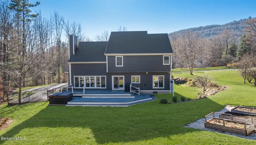 5 Eastbrook Ln, Pittsfield, MA 01201 - Image #2