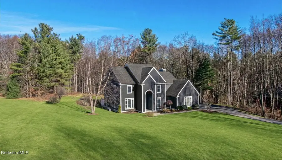 5 Eastbrook Ln, Pittsfield, MA 01201 - Image #3