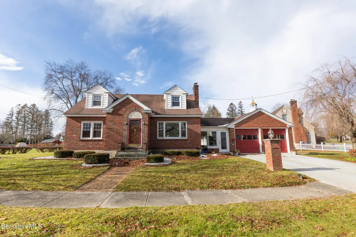 10 Marlboro Dr, Pittsfield, MA 01201 - Image #1