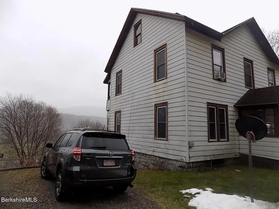 286 Walnut St, North Adams, MA 01247 - Image #3