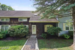 1052 Beaver Pond, Hancock, MA 01237