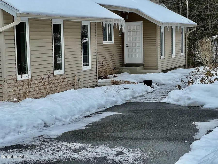 15 Wexford Ct #32, Lenox, MA 01240 - Image #3