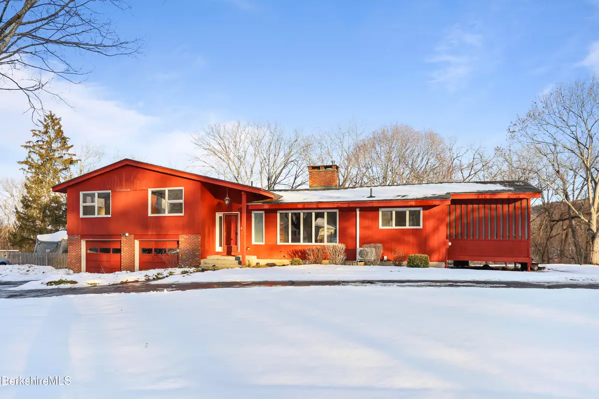 43 Palomino Dr, Pittsfield, MA 01201 - Image #1