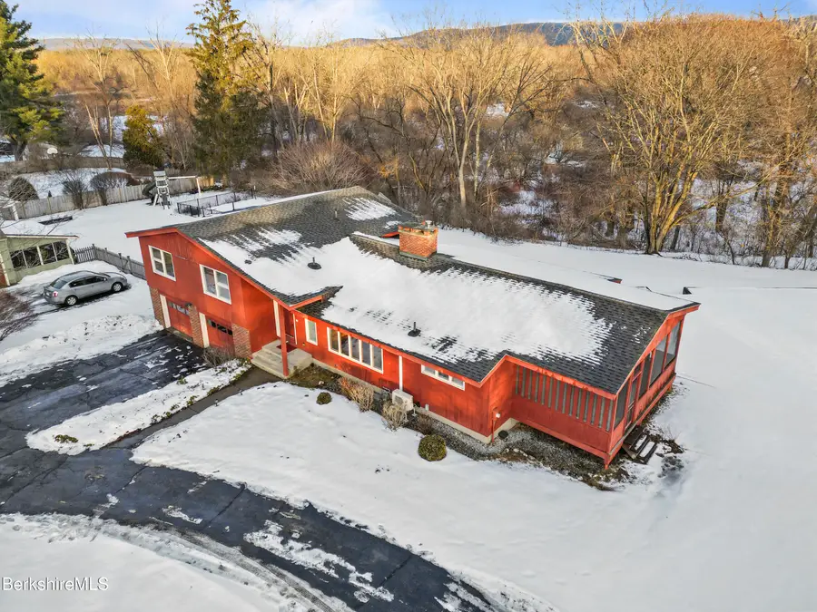 43 Palomino Dr, Pittsfield, MA 01201 - Image #3