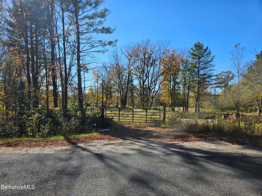 64 Cole St, Cummington, MA 01026 - #3