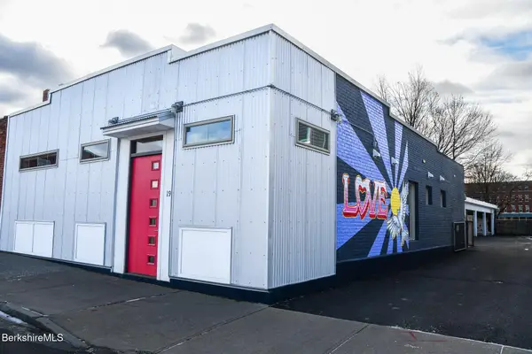 17-19 Linden St, Pittsfield, MA 01201