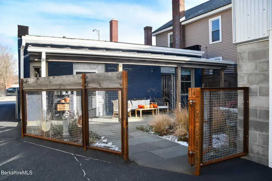 17-19 Linden St, Pittsfield, MA 01201 - Image #2