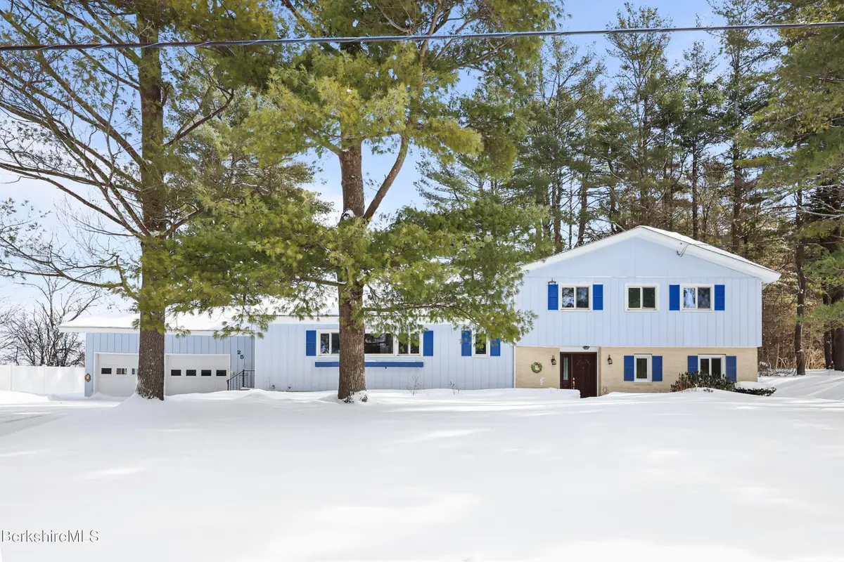 25 Leroi Dr, Pittsfield, MA 01201 - Image #1