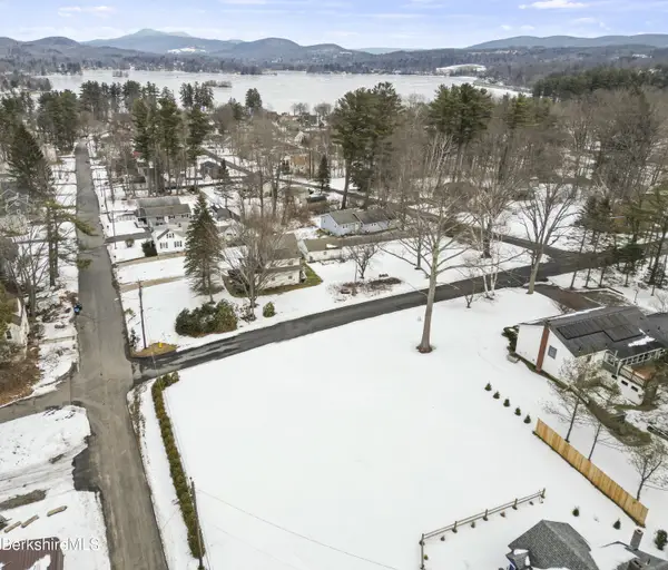 Oakhurst Ave, Pittsfield, MA 01201