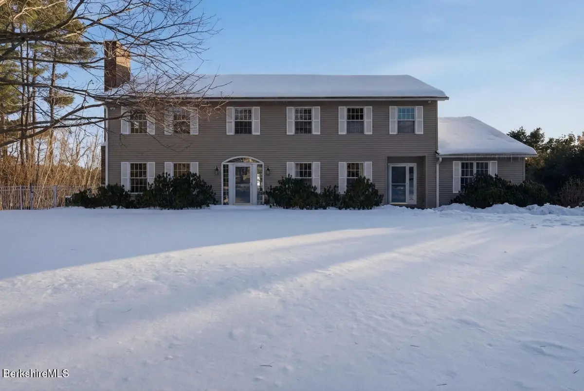 93 Gravesleigh Ter, Pittsfield, MA 01201 - #1